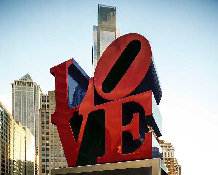Iconic love statue in Philadelphia (Photo: Trev Adams - Pexels)