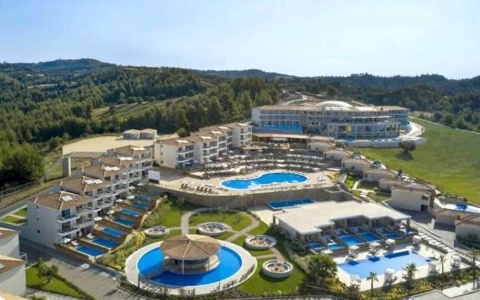 Celebrate Passover 2026 with Kol Tuv Events at the 5-star AJUL Luxury Hotel & Spa in Pallini, Greece.
