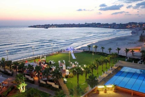 Celebrate Passover 2026 with Tour Plus at the Palm Beach Hotel in Akko.