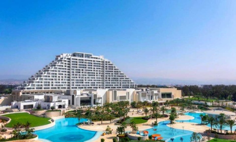 Celebrate Passover 2026 with Kosher Luxury Travel at City of Dreams Mediterranean in Limassol, Cyprus.