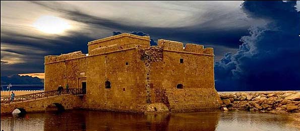 Nickolas.haralambides